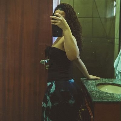 MariaEliza98088's profile picture. não tenho mais pena de ninguém, se for pra doer, que não seja mais em mim!✨️💨