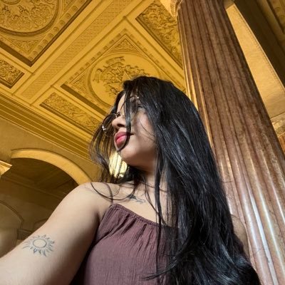 doardasenna's profile picture. 🪸 out of the black, into the blue.