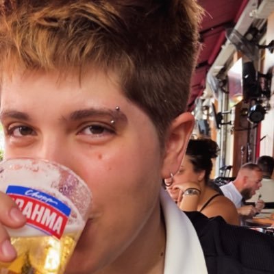 Lari_ca_'s profile picture. onde é o after? Eng. Química - UFSCar 🐉