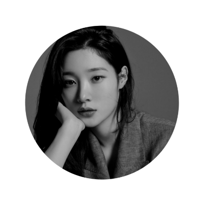 cheyeonv's profile picture. #𝐏𝐀𝐑𝐎𝐃𝐘 ❦ charm radiates like a serendipity of dainty-goddes perfectly dubbed the main visual with her chic, 𝓙ung Chaeyeon. (1997) Kayu Mythic 49.