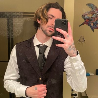 SadBoiKobi's profile picture. Formerly @SoaRKobi | 380K on YT | @SteelSeries ❤️