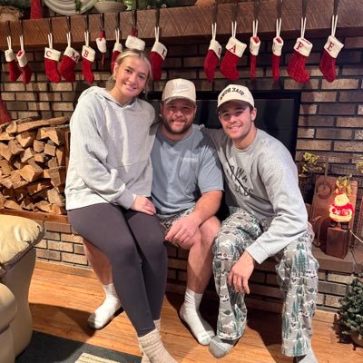 Sassychari's profile picture. Just a mom of 3 that is relentlessly & obsessively grateful✝️