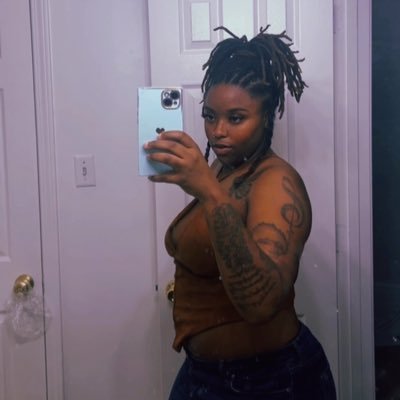 jb_thtsme's profile picture. 1946 | 901 | ♋️🏳️‍🌈 #LLD🐬