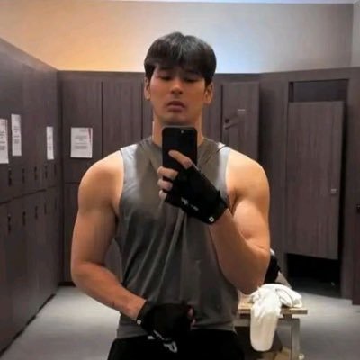 tutoochninato's profile picture. 