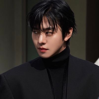 inhyoseopp's profile picture. gracing your screen. 🎬 Sold Out Again Today as Matthew Lee