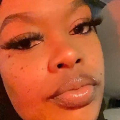 SoFreakingJazzy's profile picture. Alhamdulillah for the good & the challenging 🤍. Queens are born not made. Hustle•losopher 💸📖.