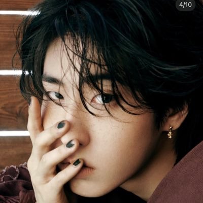 thvhans's profile picture. eu i o tae ouvindo mpb !!