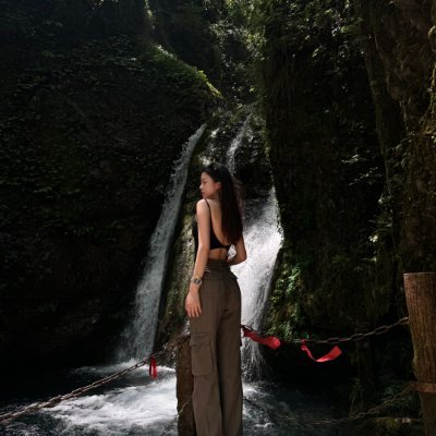 Lzxzxer's profile picture. 생활이 너무 바빠서 멈출 시간이 전혀 없어요. 하지만 저만의 여유 시간을 찾으려고 노력 중이에요. 가끔 혼자서 산책하며 생각을 정리하는데, 정말 편안하고 힐링이 돼요.