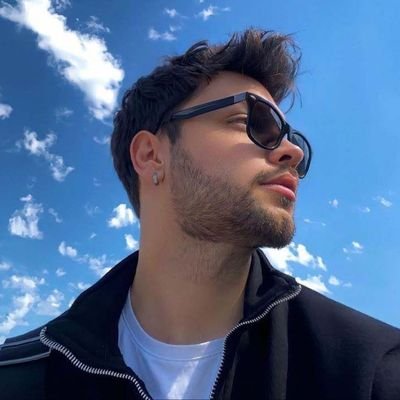 RKO11__'s profile picture. من جاز له البعد لاتعظم غيابه