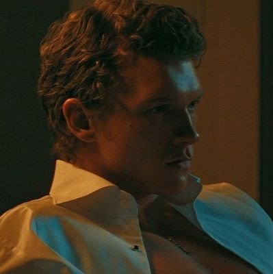 maditrescu's profile picture. | « she would've loved you »                                       
               
| *1997 ✧ 28 ✧ she/they