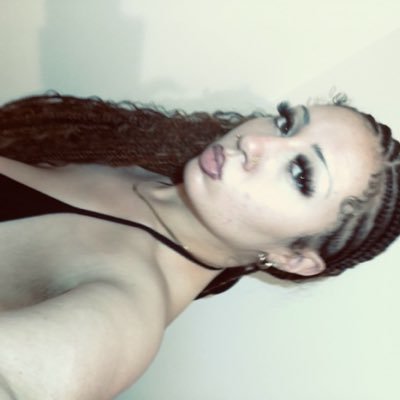 taaynic_'s profile picture. Romans 8:18 | Towson Alumna | Zi mommy.