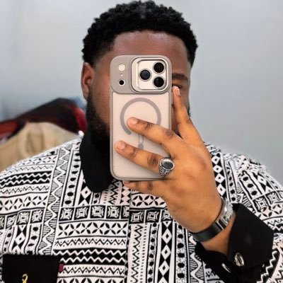 sikanikwame_'s profile picture. || A Young Boy Helped By GOD || A Container with a Content sent to the Continent || @lesteqIT