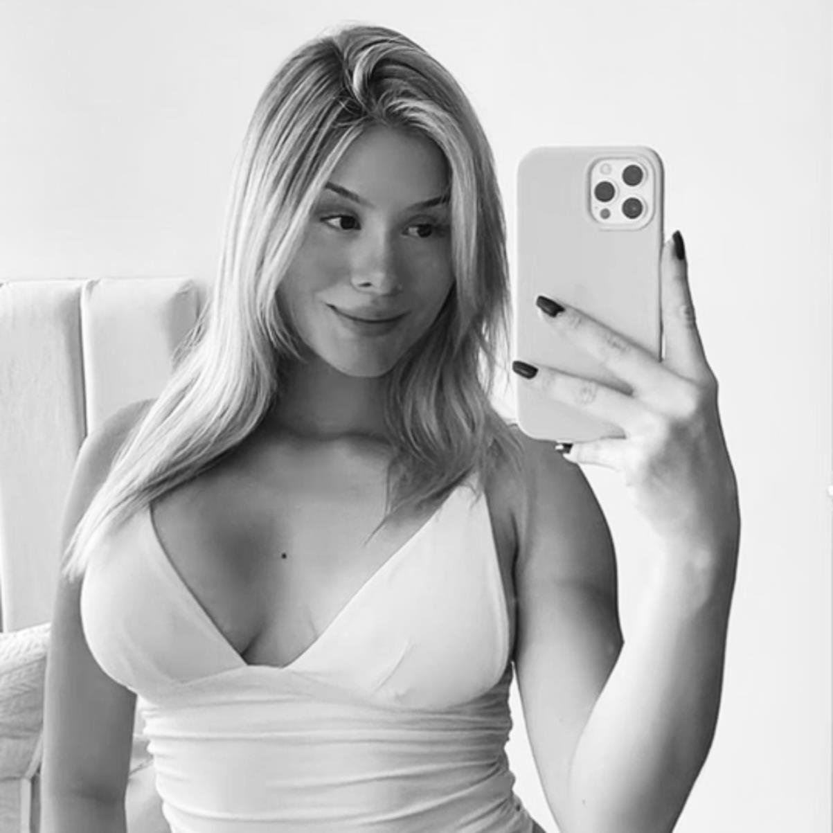 AnnalisaSi68015's profile picture. join the journey 🌈   @sexsexyougood help me feel alive again