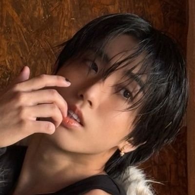 louskzrose's profile picture. written by #3racha, #onedirection, #한지성 |
𝒘𝒐𝒏’𝒕 𝒚𝒐𝒖 𝒔𝒕𝒂𝒚 𝒕𝒊𝒍𝒍 𝒕𝒉𝒆 𝒂.𝒎?