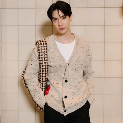 LongbSxlvajeAb's profile picture. 19 primaveras, Legacy Potter.⚜ Un chico rebelde en la familia Potter-Weasley. // Hermano mayor de Albus y Lily. // Bisexual.
🔝 #HPRP #NextGeneration . #NSexRol