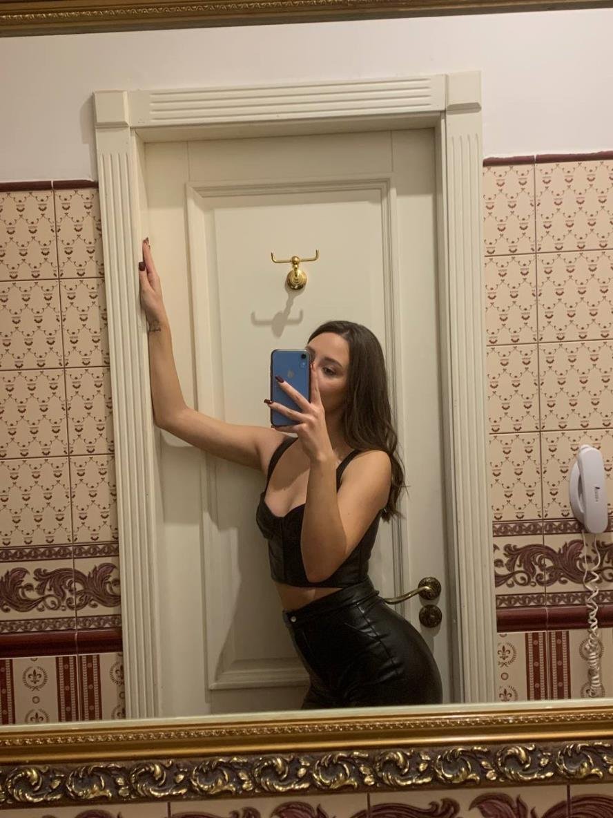 LianeZella16512's profile picture. quiet love, loud meaning 💫   @sexsexyougood