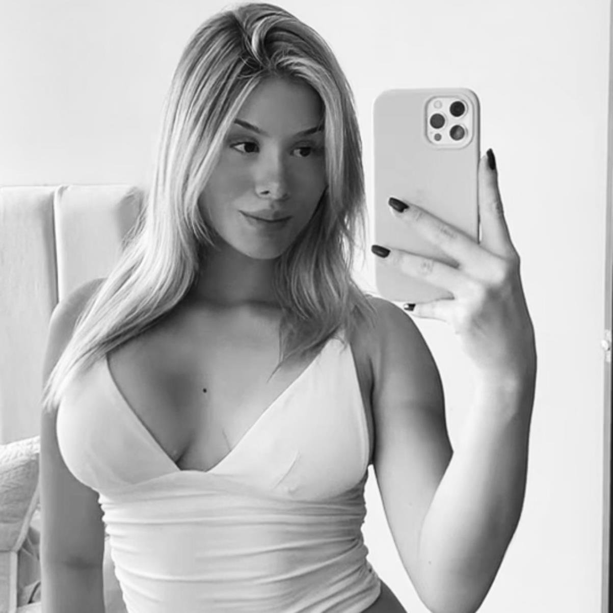 IdaKristy48975's profile picture. I invite you to my page   @sexsexyougood 💕 help me feel alive again ✨