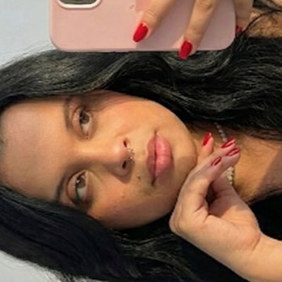 badgalrezi's profile picture. Jornalista & herdeira não praticante!