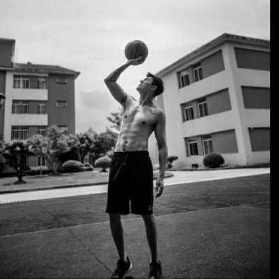 zhouhaha1212's profile picture. 98💑已婚已育，记录夫人日常生活以及开发夫人的过程，一起探索