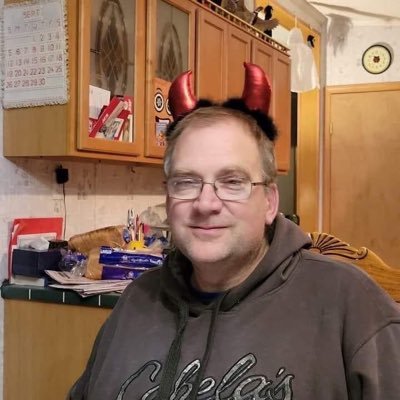 ElinmerR7979's profile picture. 