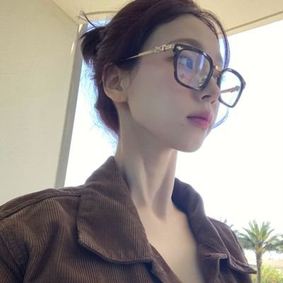 visibilitacs's profile picture. a young judy with a tempestuous beauty and enthrall grace. Folks called her, the eternal beauty Karina yoo.