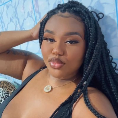 euBea__70's profile picture. 