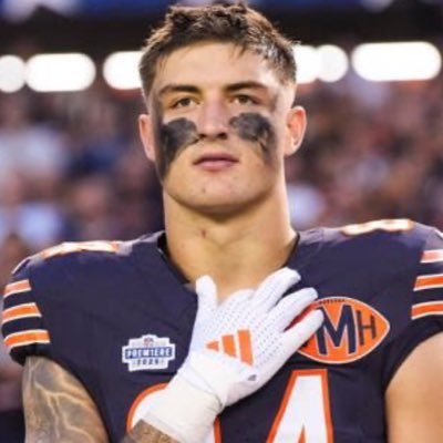 lavenderhazzzze's profile picture. Quality vs Quantity ALWAYS, 💙🧡 Bears 💙🧡, Cubbies💙❤️, Blackhawks ❤️🖤, Dogs 🐶 ❤️🇺🇸🇺🇸🇺🇸.