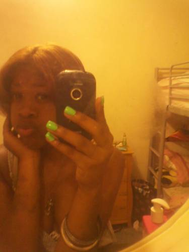 teamlightskin3's profile picture. love green