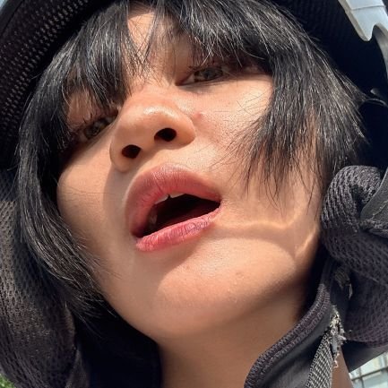 petitenindya's profile picture. 