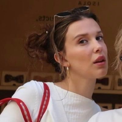 comebvckbehere's profile picture. mileven akgae @milevenswifts