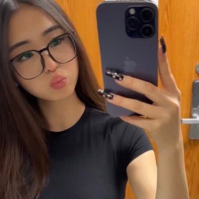 vlvemix's profile picture. 19 / dm for menu / i love being spoiled