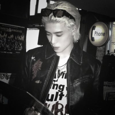 lxfxidust's profile picture. 200X #wlw