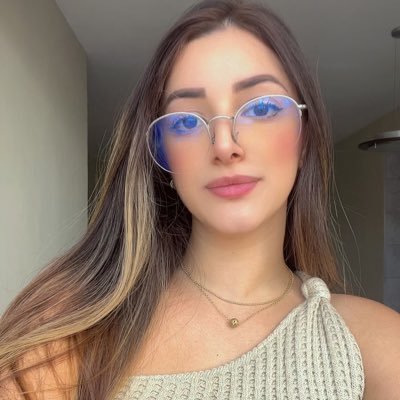 laraasouza7's profile picture. 
