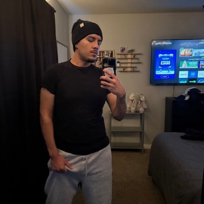 clbxx69's profile picture. 