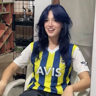 fenerlizoktay's profile picture. bana bir tık şov geldi