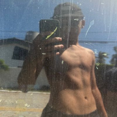 gygylian's profile picture. eu sou filha da lua com a rua