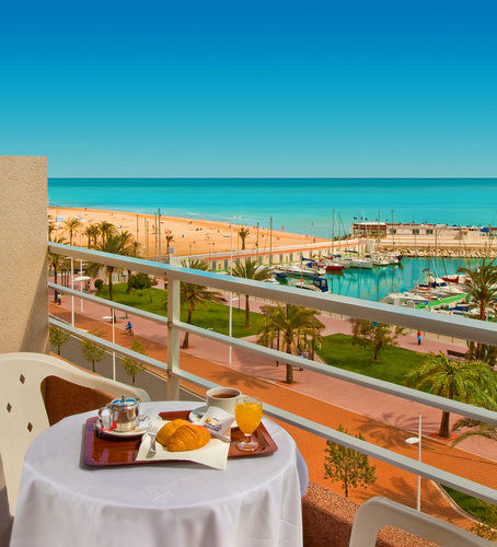 HotelSanLuisG's profile picture. El Hotel San Luis está situado en primera línea de la Playa de Gandia, frente al mar y al Club Náutico.