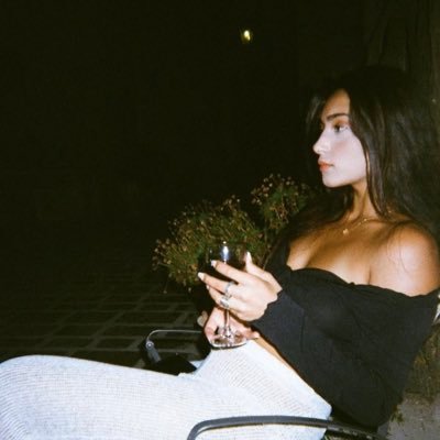 sesetk_'s profile picture. 