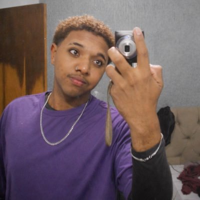 omennezes's profile picture. sem meio termo