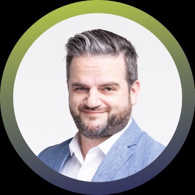 Hoeferle's profile picture. Husband 👨‍👩‍👧‍👧 Dad 🤵🏻‍♂️ Fractional Chief Culture Officer ⚙️ ACE-Q 🚫 to "normal" 👷🏻‍♂️ Builder of Global Leaders 🎤 Int. Speaker🤴🏻@CultureMastery