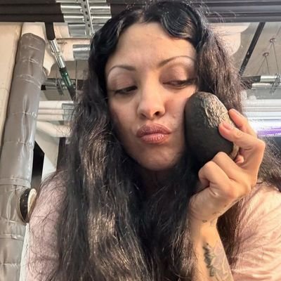 disfrazx's profile picture. I know my age and I act like it