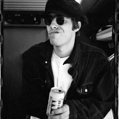 spfcrxgxnx's profile picture. where were u while we were getting high? 🛶