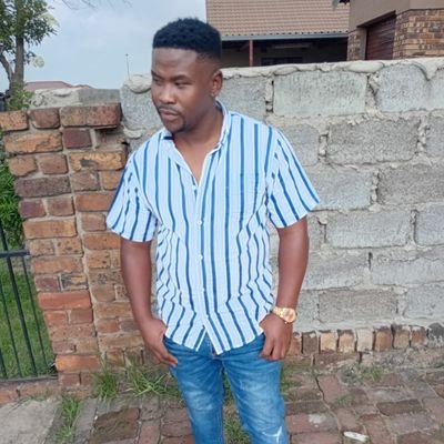 Wish_Mtsweni01's profile picture. Business Enthusiast. I retweet a blackchild's efforts🙏.. Celebrate small wins🎉🎉