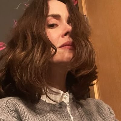 eusouaully's profile picture. Quase enf, neurodivergente & colecionadora de cacarecos