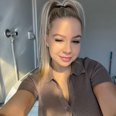 Mary40728897475's profile picture. 