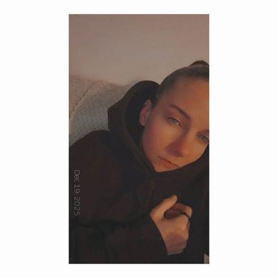 chlohenderson98's profile picture. 