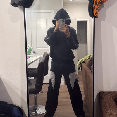 gotdamnadonis's profile picture. can u b my daddy?