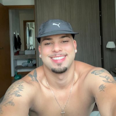 kiwizinho14's profile picture. 21y / dramático e complicado 💸