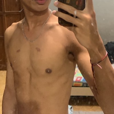 SiKitingno5's profile picture. Bisakah aku yang jelek ini, menjadi milikmu? 🌈