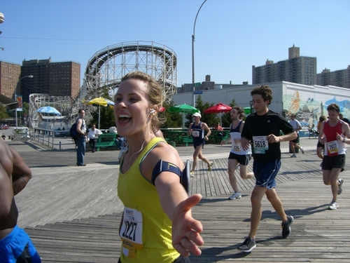 Obsessed running geek, Chicago-enthusiast, pr professional, and coffee fanatic. Looks like someone you know…